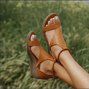 Costanza Wickhurst | T-Strap Back-Zip Wedge Sandals For Women