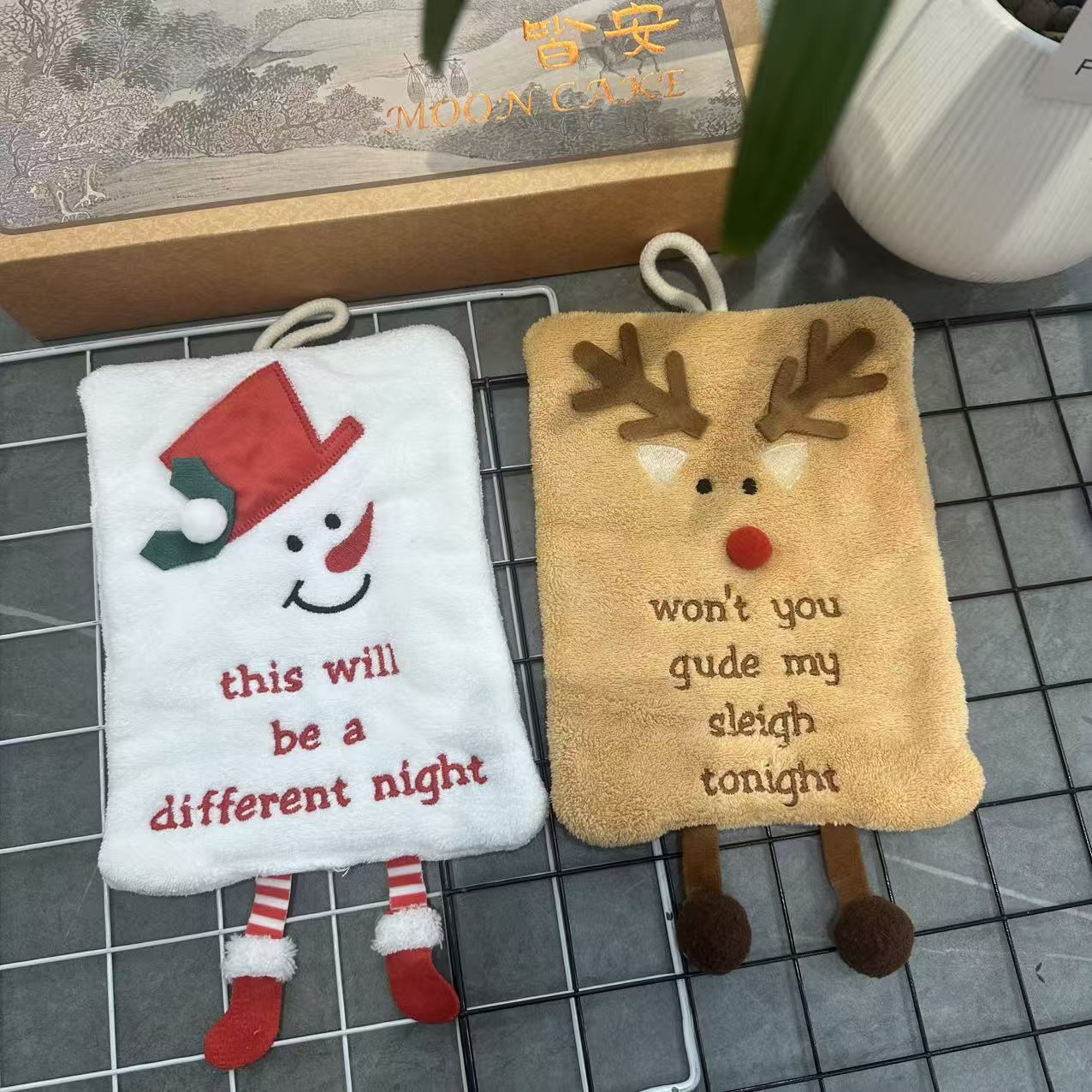 North Star | Green Santa Christmas Hand Towel Unisex