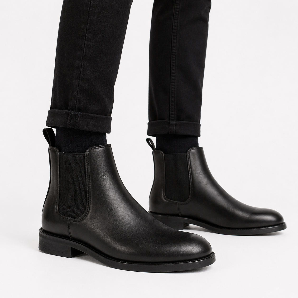 Matteo Ricci | Classic Chelsea Leather Boots with Timeless Edge For Men