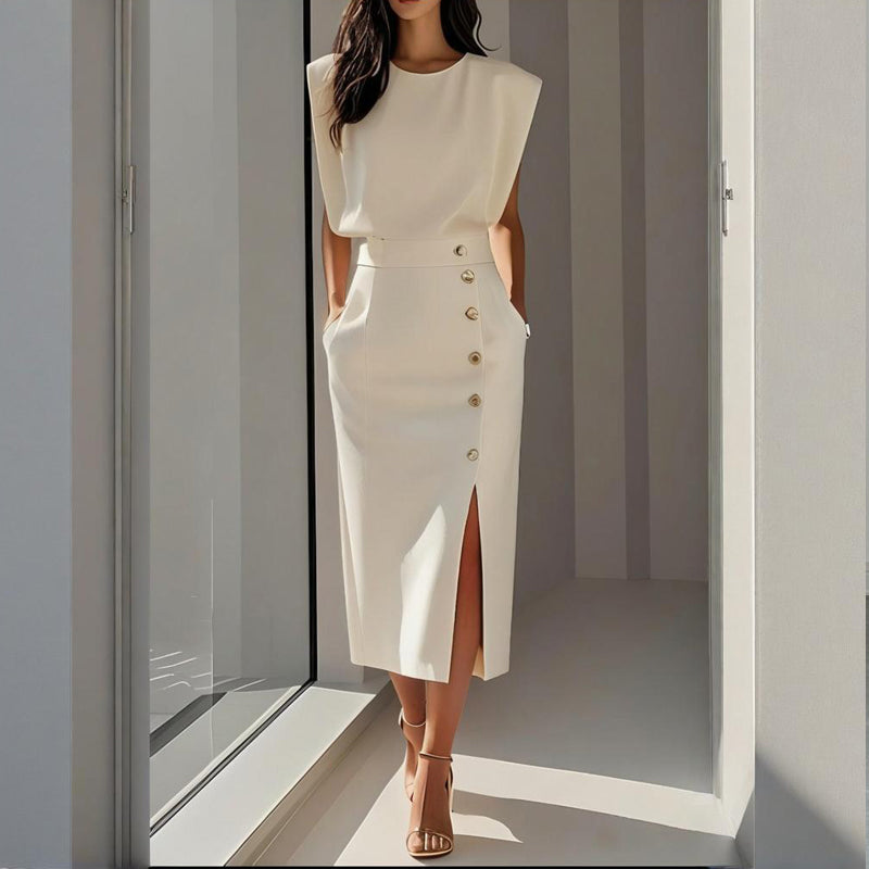 Dames_Midi_Jurk_met_Split_en_Knoopdetail_beige.jpg