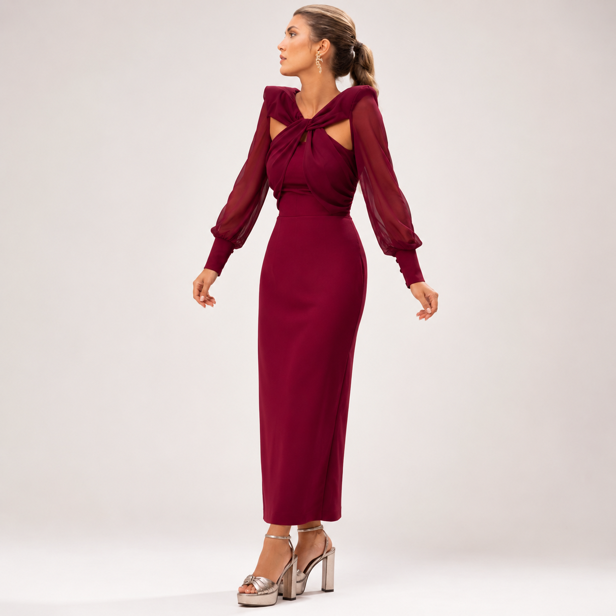 GeorgiaRobertsonLongSleeveMidiDressForWomen-mdoel.png