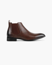 Oliver Bennett | Pointed Toe Chelsea Boots For Men