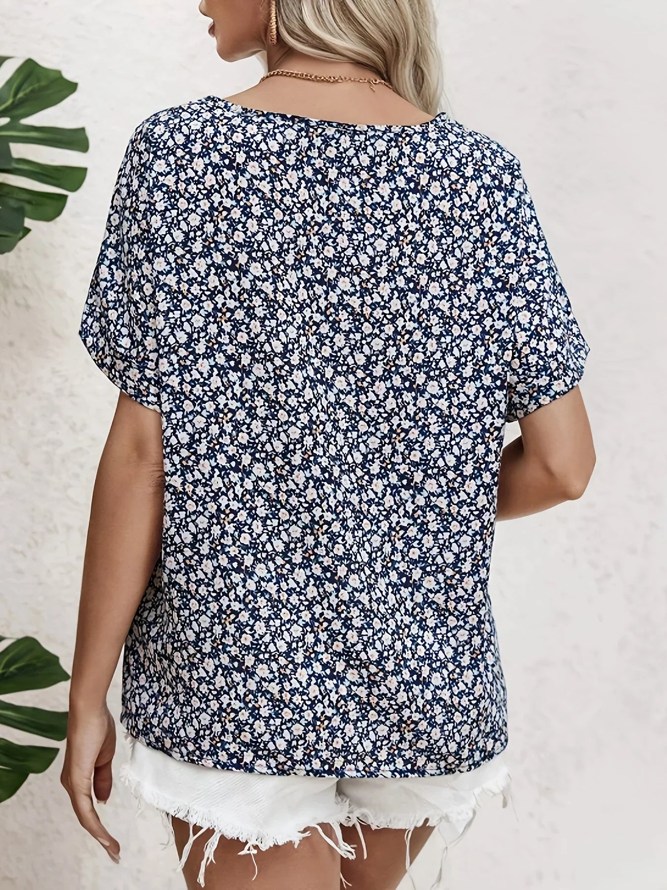 Grace Delaney | Floral Print Blouse With Button Detail