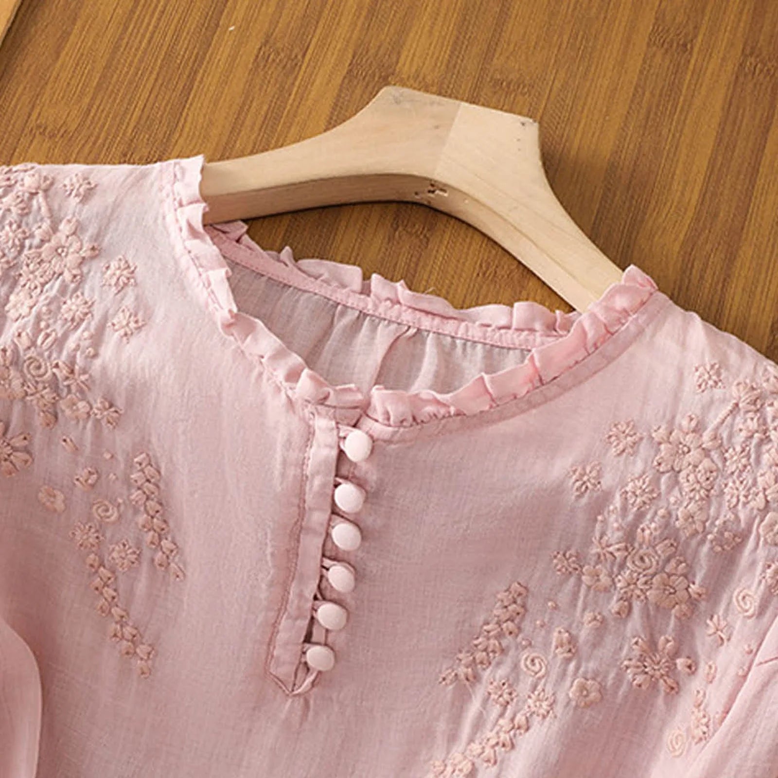 Chloe Ferguson | Floral Embroidered Blouse With Button Front