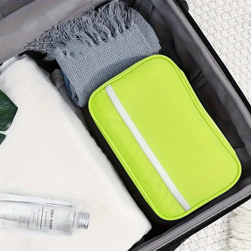 Tallulah___Compact_hanging_toiletry_bag_2_d1332efb-33f4-4cde-9361-4a2e5b6240d9.jpg