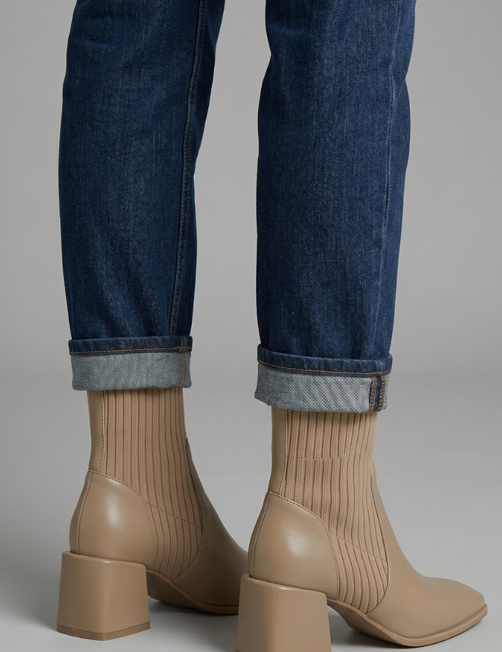 Women_sAnkleBootswithBlockHeelDesignforFall_6_32e59bf9-f39b-4495-9034-3dc076daa8a4.png