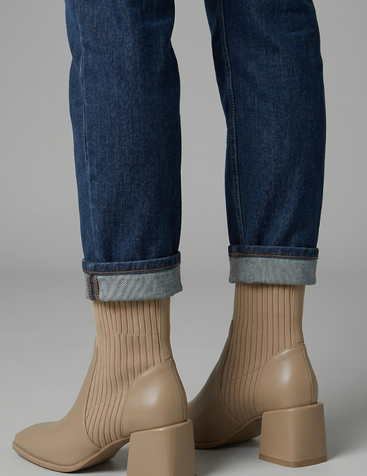 Women_sAnkleBootswithBlockHeelDesignforFall_7_f84eb73c-65cb-4b2b-af0f-aefbdccff9ef.png