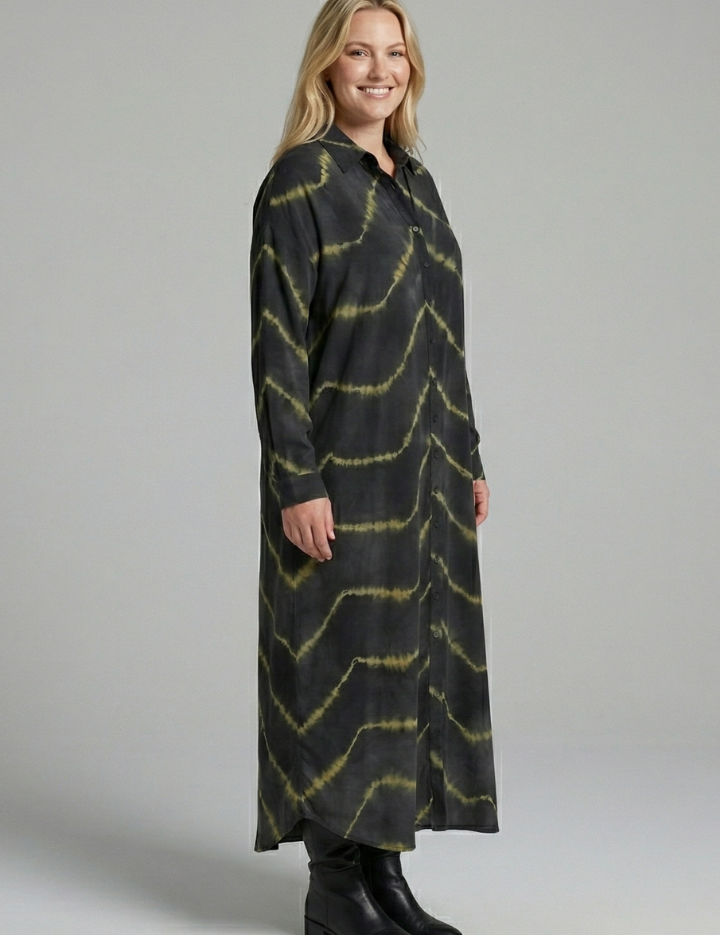 Women_sMaxiDresswithV-NeckandButtonClosure_4.png