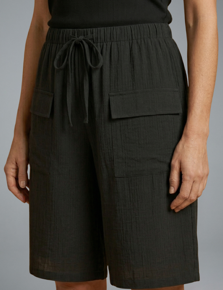 Women_sShortswithElasticatedWaistbandandDrawstring_2.png